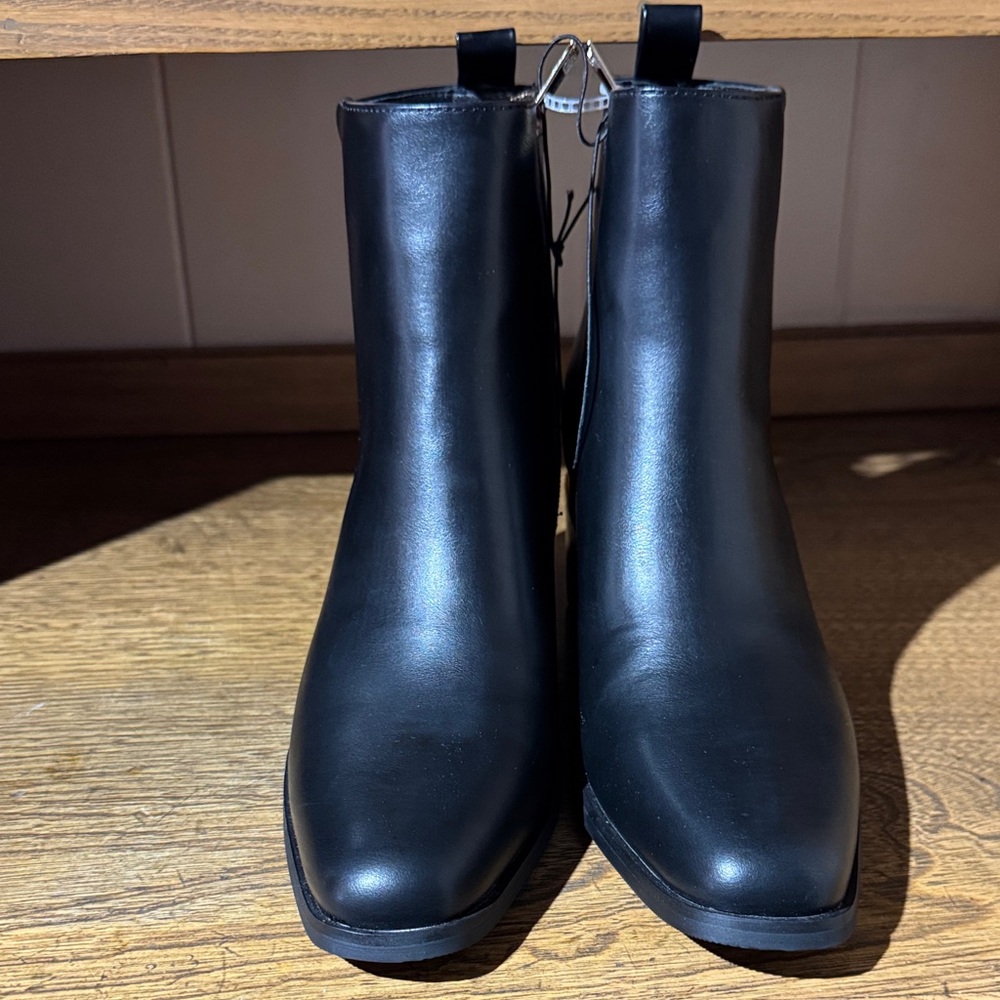 New York & Company Classic black Womens Boots.